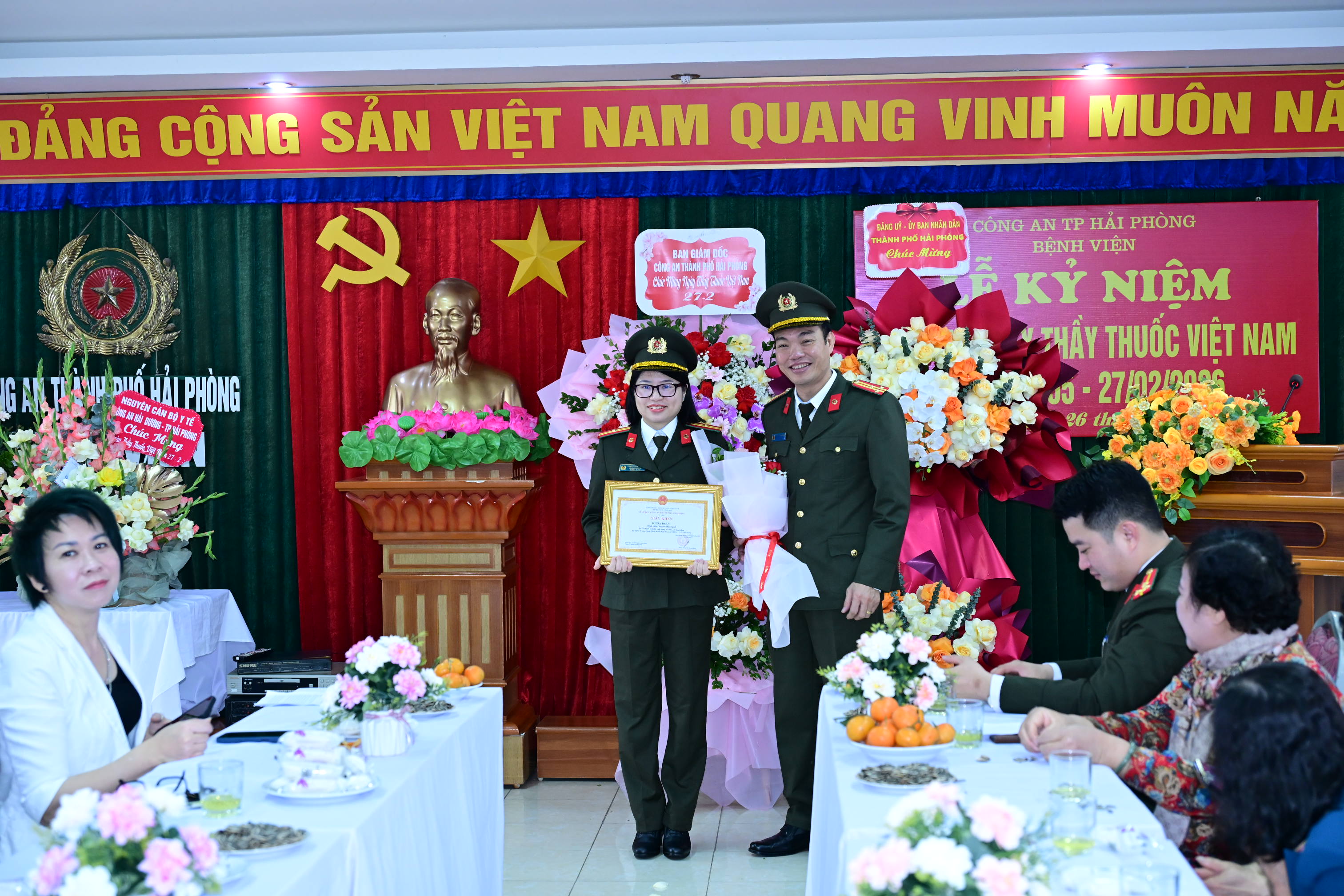 Bệnh viện CATP: Tổ chức gặp mặt Kỷ niệm 71 năm Ngày thầy thuốc Việt Nam 27/2